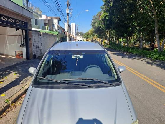 FIAT IDEA 1.4 MPI ELX 8V FLEX 4P MANUAL FIAT IDEA 1.4 MPI ELX 8V FLEX 4P MANUAL